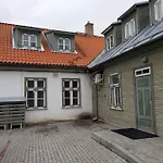 Arens Rent Kiriku 1 아파트