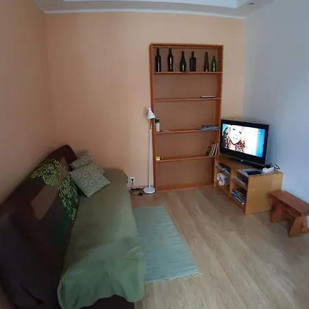 Arens Rent Kiriku 1 쿠레사아레